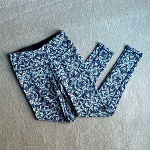 VS Sport Knockout Tight - size Small